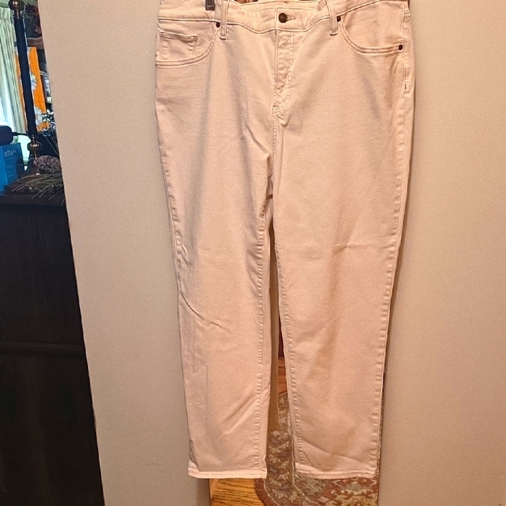 Chicos  So Slimming Girlfriend Ankle Cream Jeans Size 3